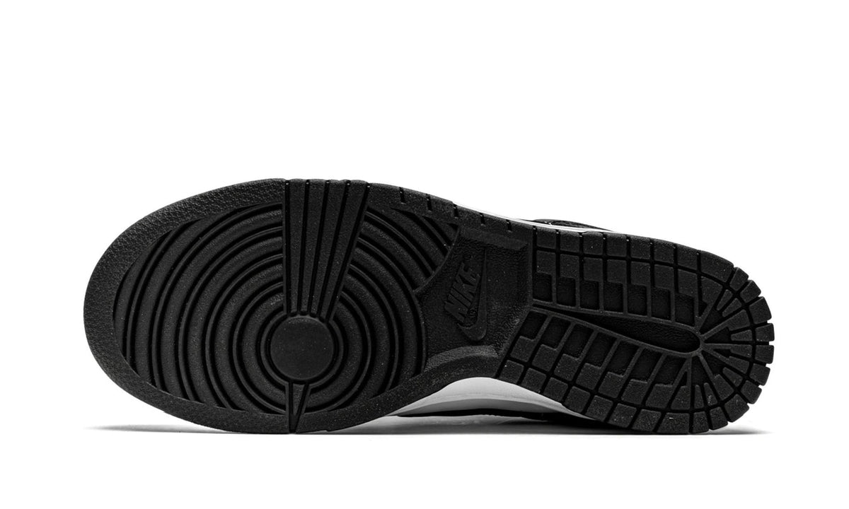 Nike SB Dunk Low "Panda - Black / White"